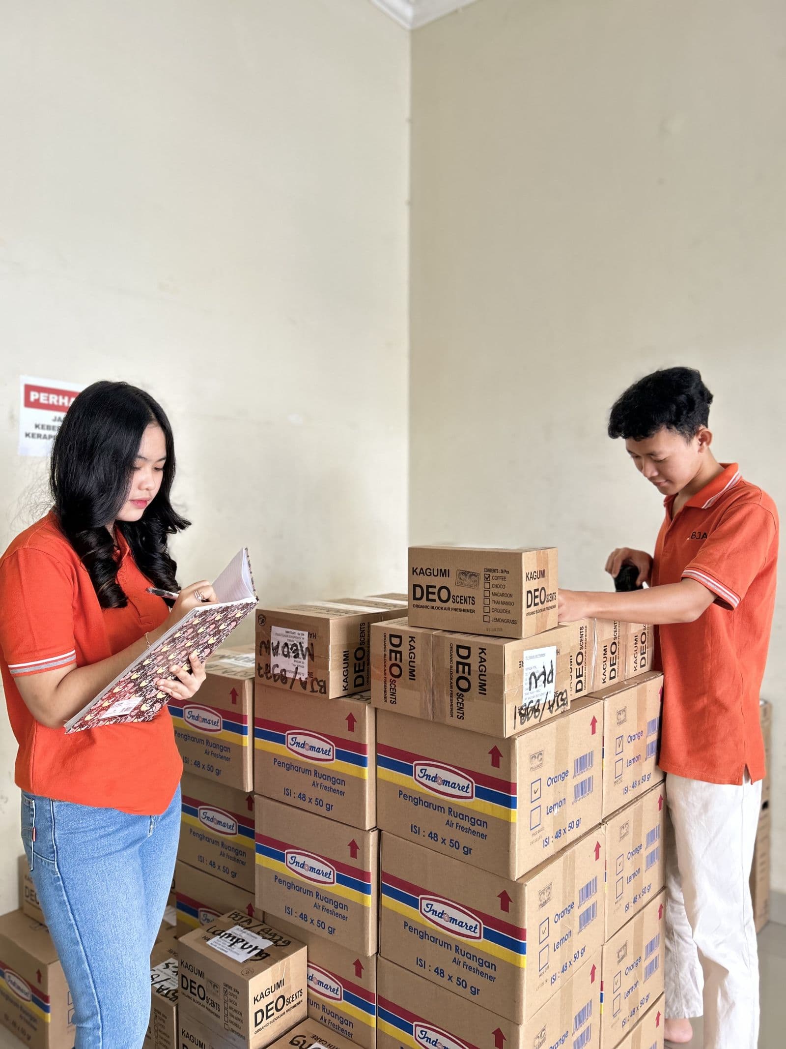 Packing barang